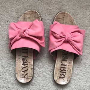 Pink bow sandals 🎀